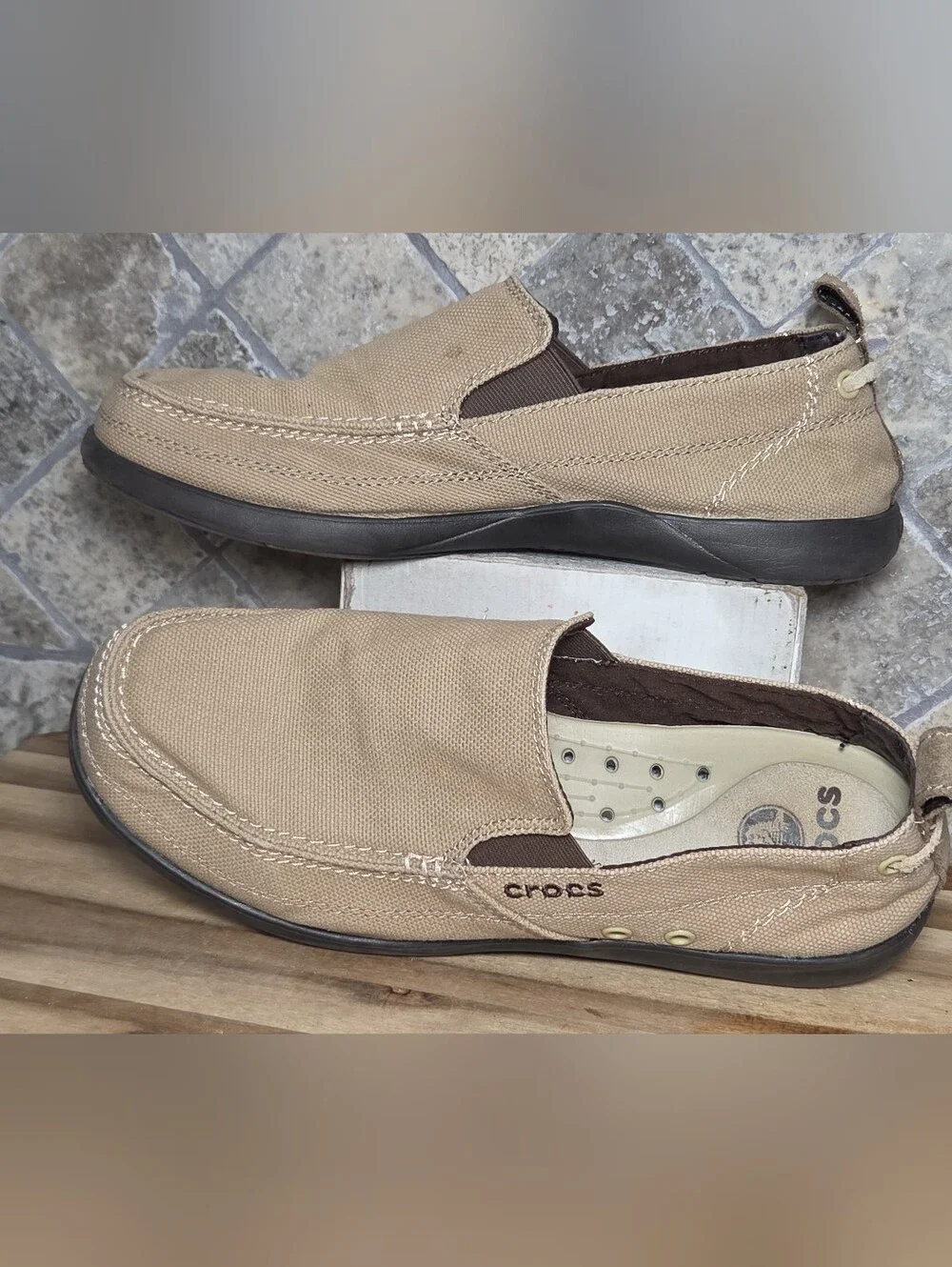 Crocs Vallu Men’s Slip-On Canvas Loafers in Tan Or Beige Size 10 M